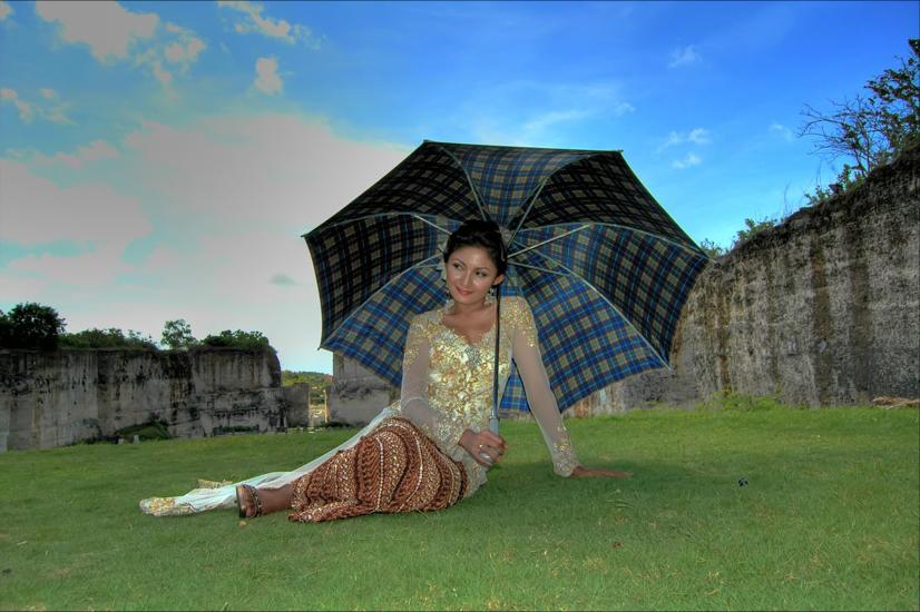 Foto Model Solo