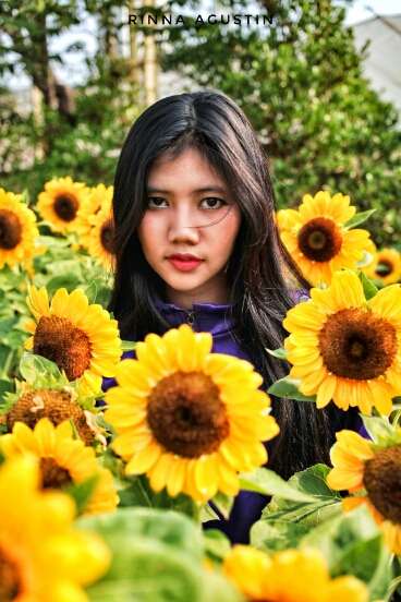 RINNA AGUSTIN - Model Dari Bandung - ELWA